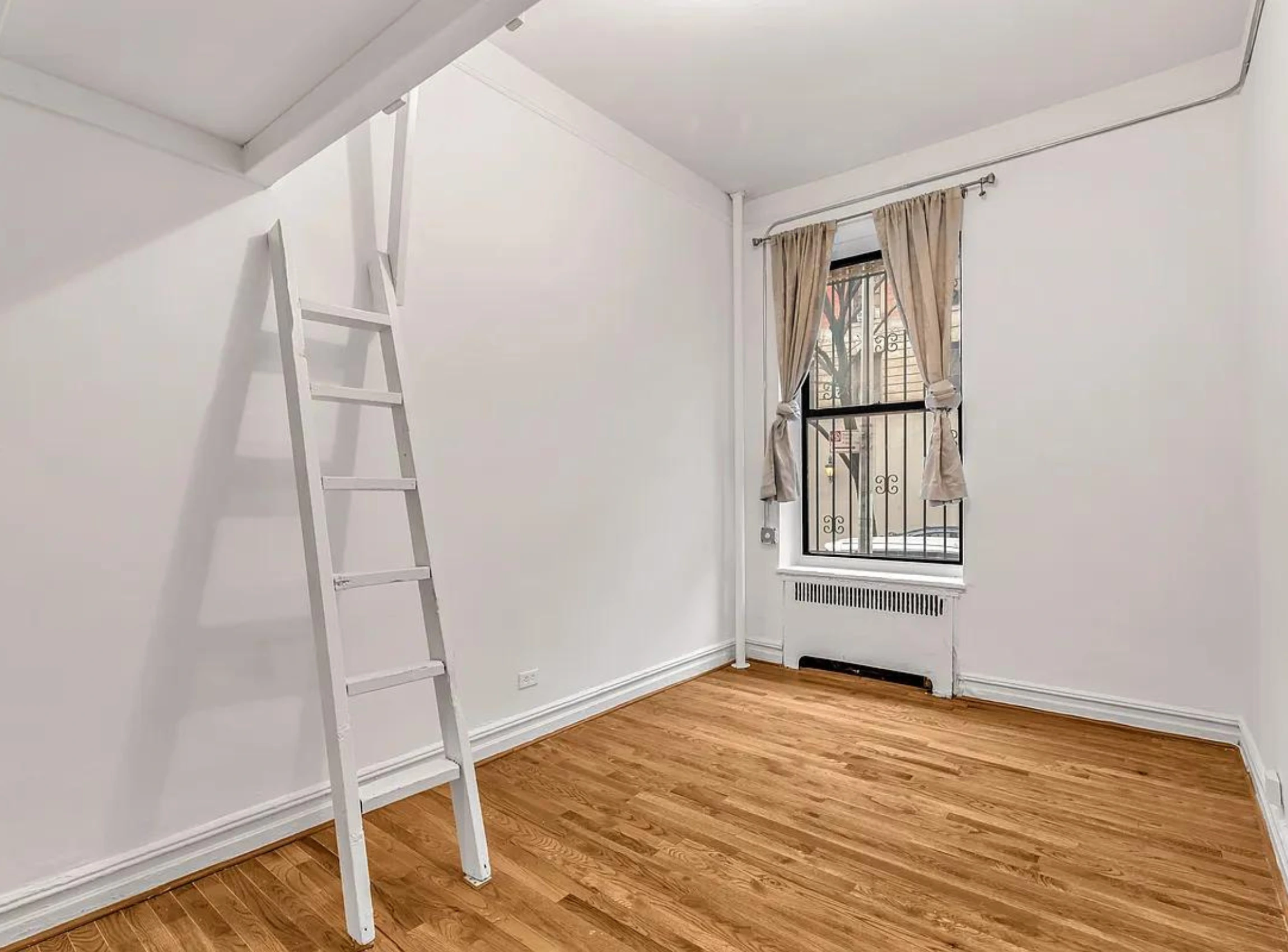 picture of the studio with a loft apartment in 214 west 102 in manhattan 1